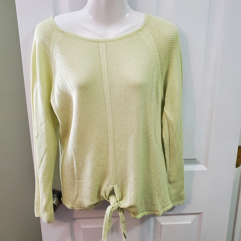 Light yellow sweater